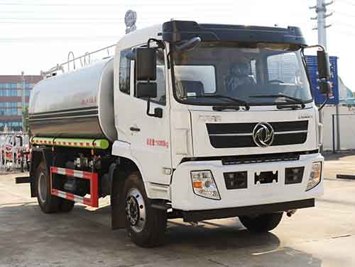 东风10.2方洒水车