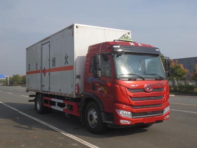 解放2轴易燃液体厢式运输车