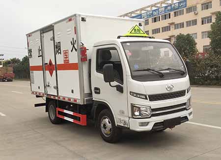 2轴易燃液体厢式运输车