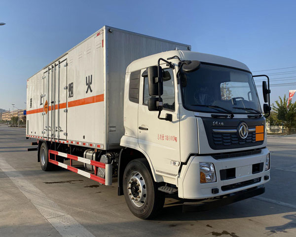东风2轴爆破器材运输车