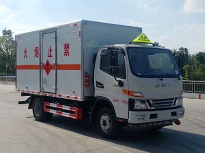 江淮2轴易燃液体厢式运输车