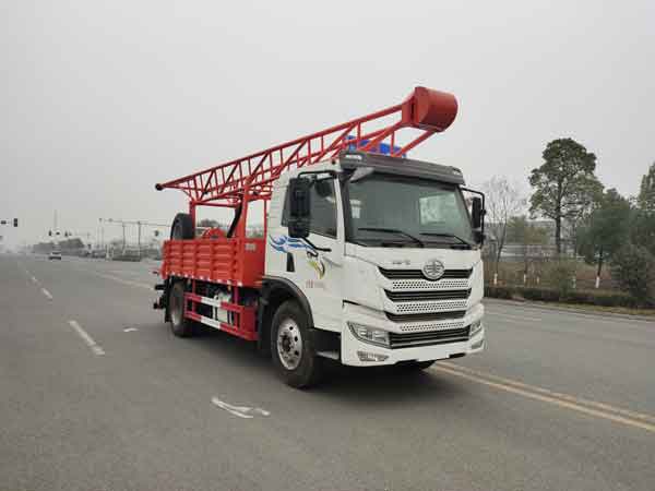 解放2轴钻机车