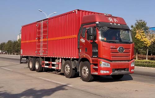 解放4轴易燃液体厢式运输车