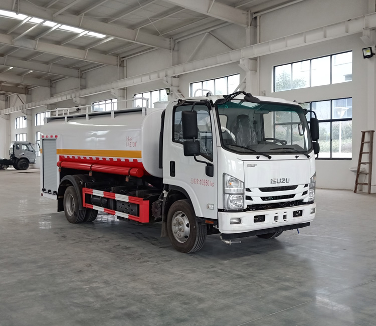 庆铃5.72方洒水车