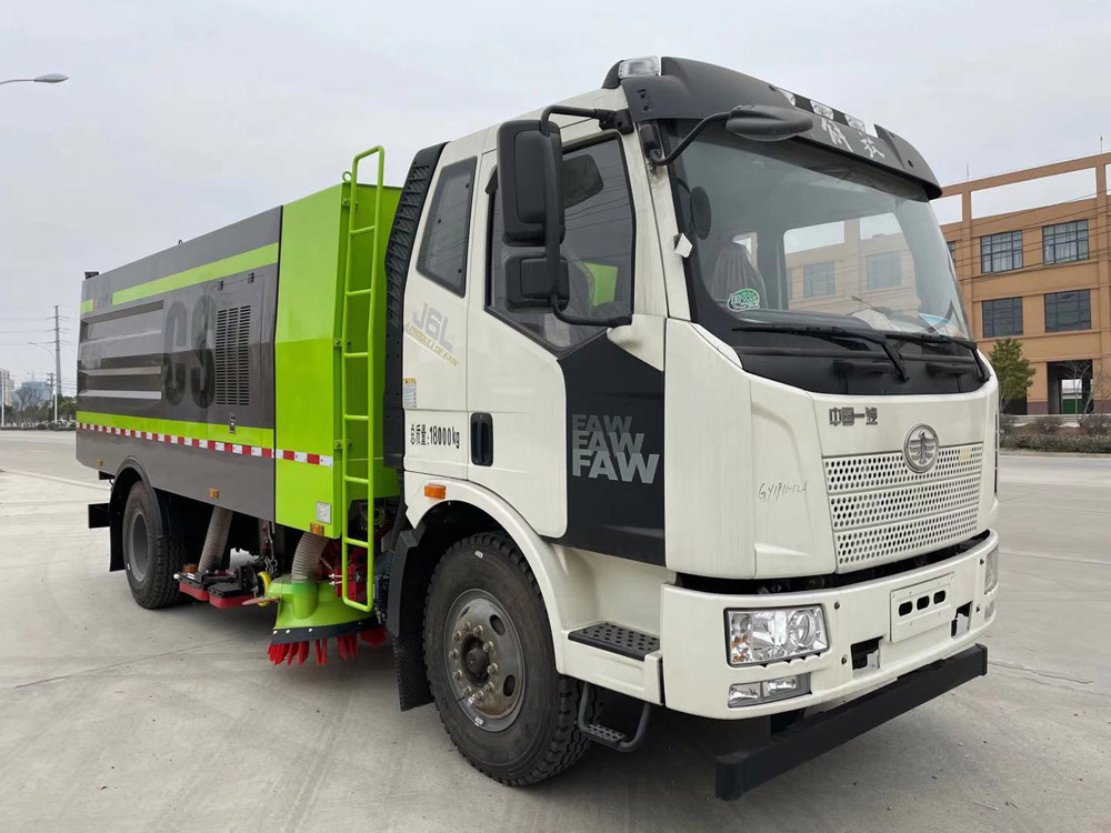 解放2轴扫路车