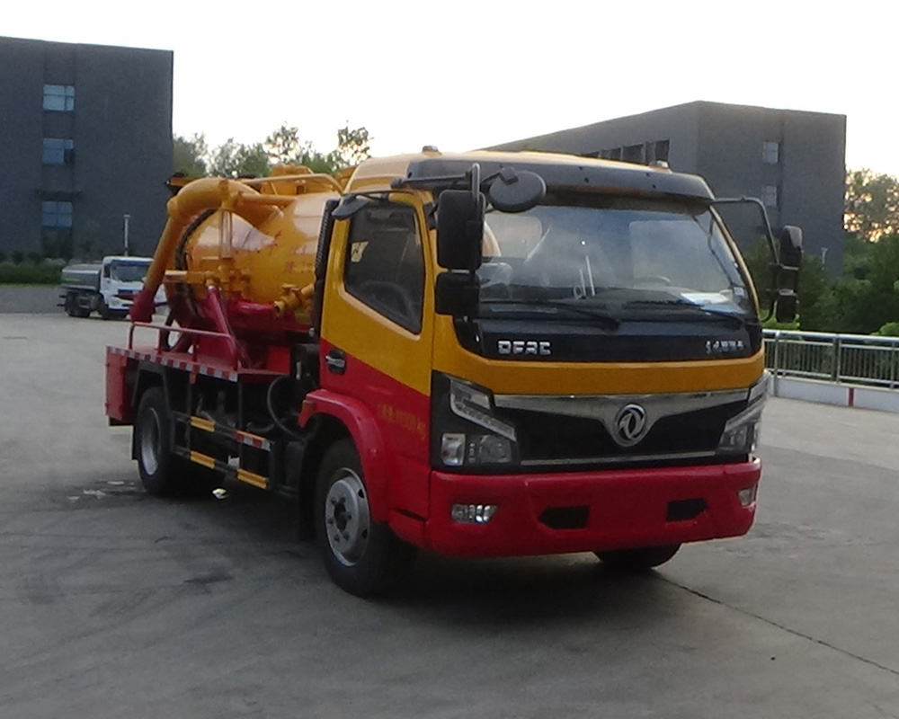 东风5.26方清洗吸污车