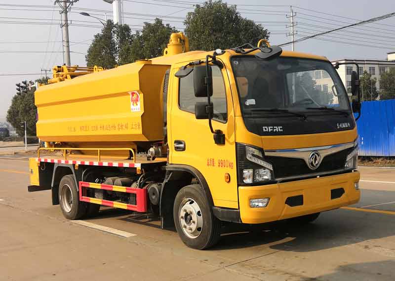 东风4方清洗吸污车