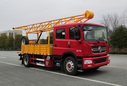 东风2轴钻机车