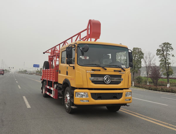 东风2轴钻机车
