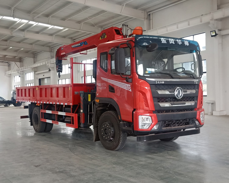 东风2轴随车起重运输车