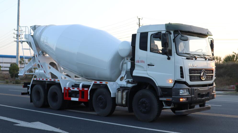 东风7.96方混凝土搅拌运输车