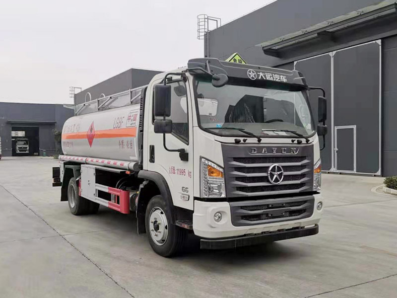 8.22方加油车