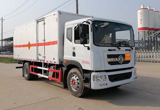 东风2轴爆破器材运输车