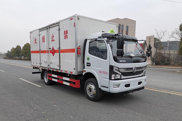 东风2轴易燃液体厢式运输车