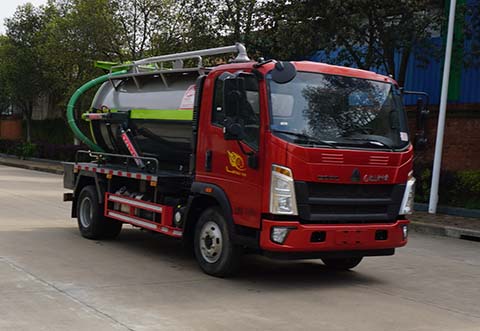 重汽5.7方吸污车