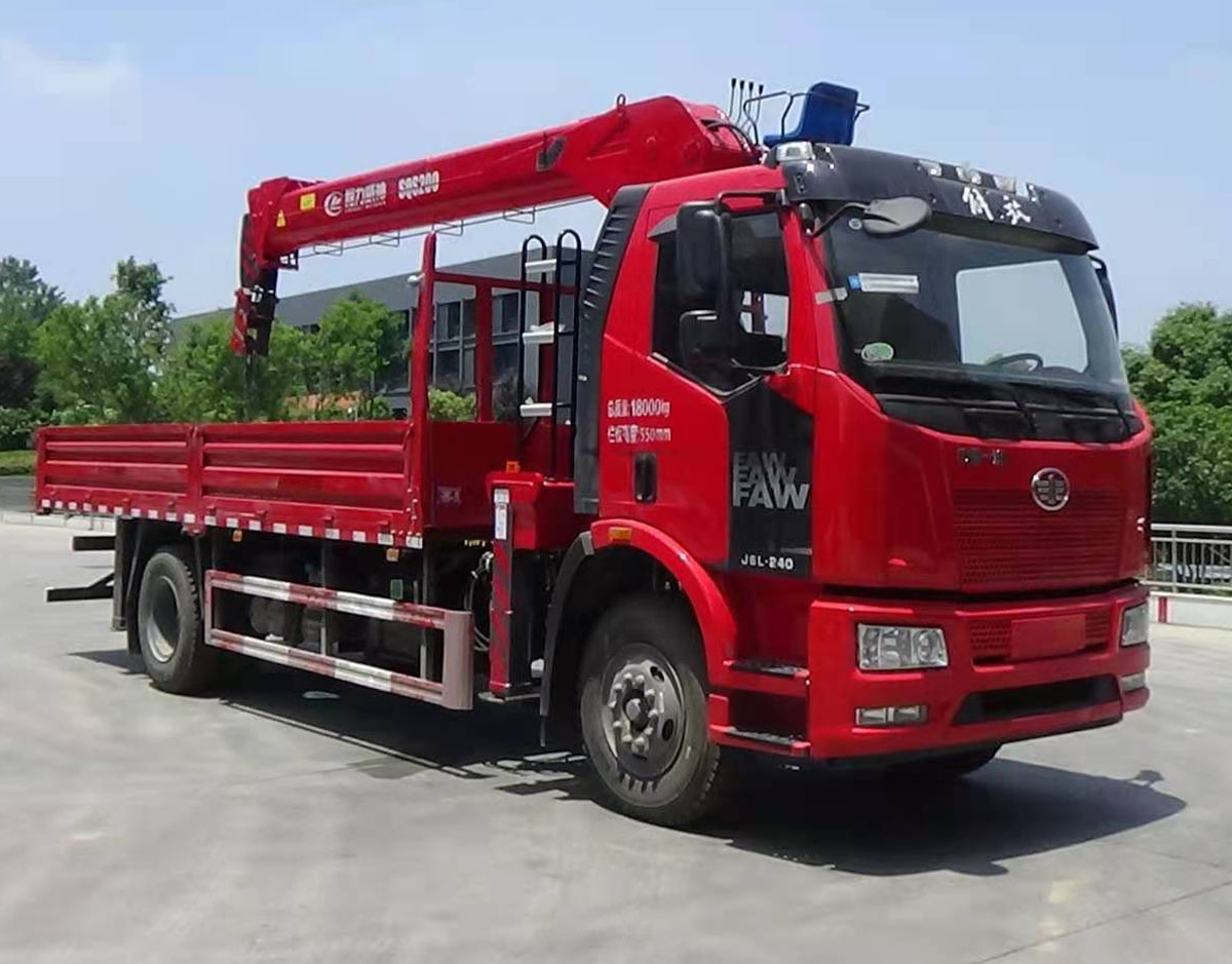 解放2轴随车起重运输车
