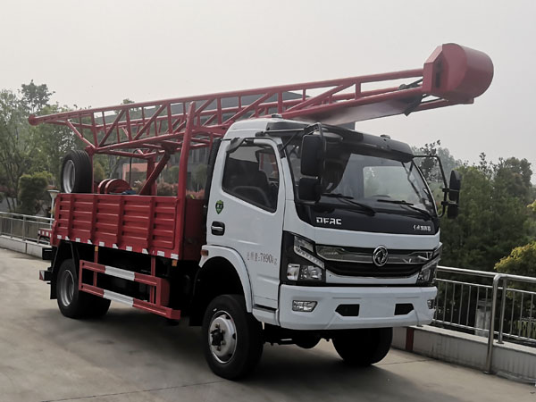 东风2轴钻机车