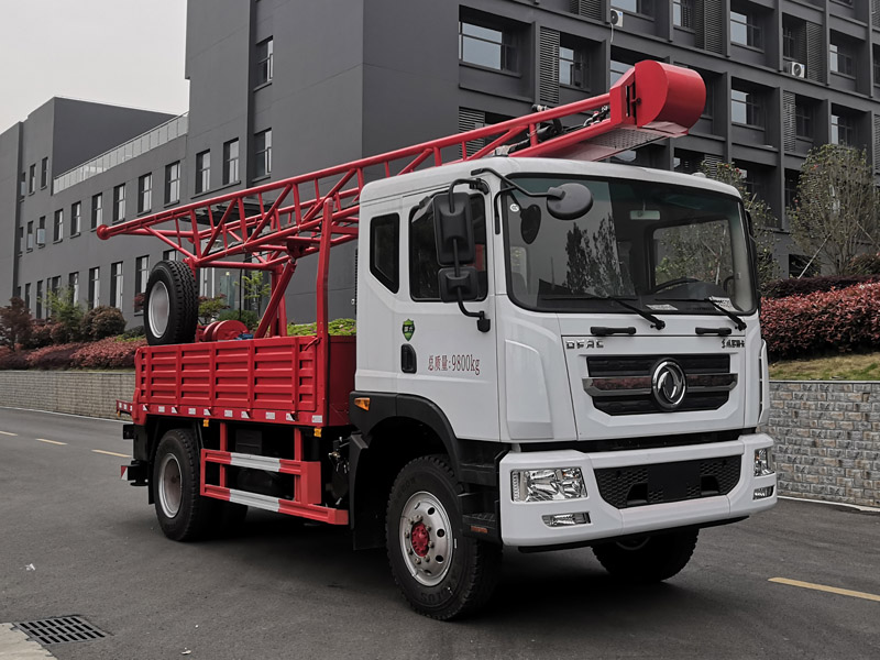 东风2轴钻机车