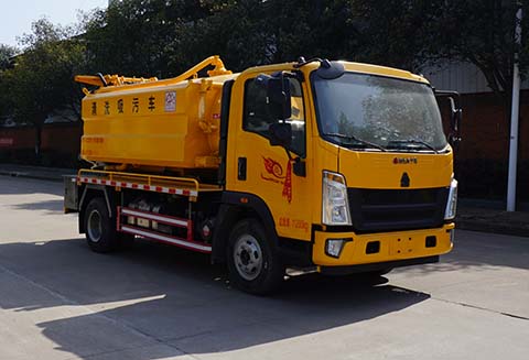 重汽4.2方清洗吸污车