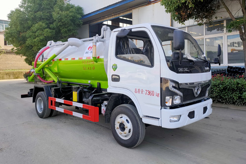 东风4.2方吸污车