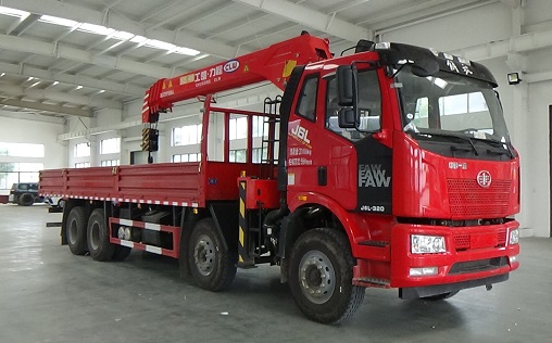 解放4轴随车起重运输车