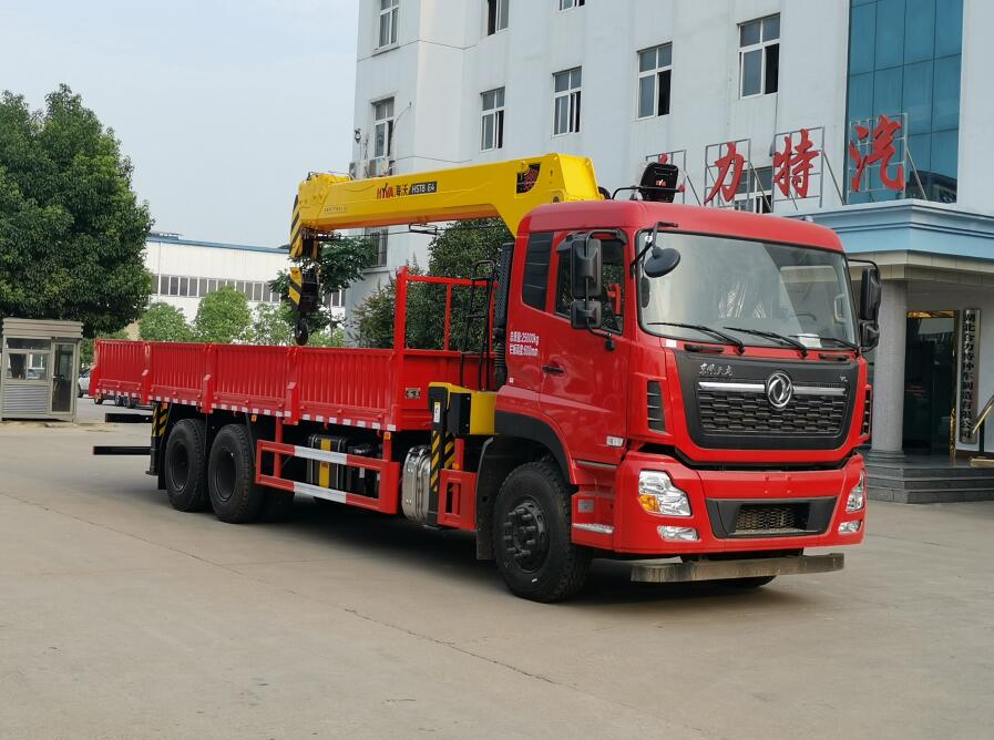 东风3轴随车起重运输车