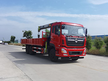 东风3轴随车起重运输车