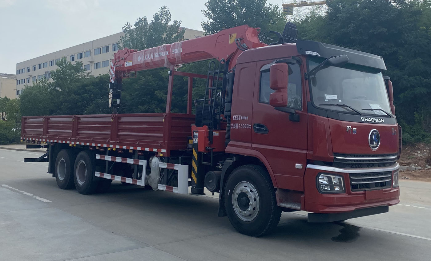 陕汽3轴随车起重运输车