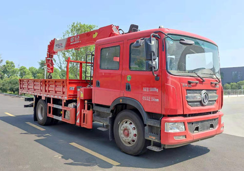 东风2轴随车起重运输车