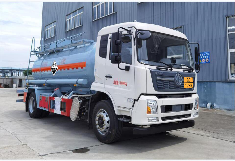 东风10.3方腐蚀性物品罐式运输车