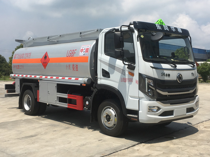东风8.28方加油车