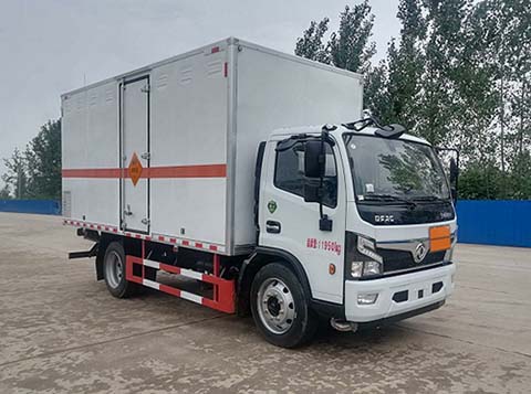 东风2轴爆破器材运输车