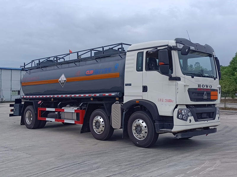 重汽14.8方腐蚀性物品罐式运输车