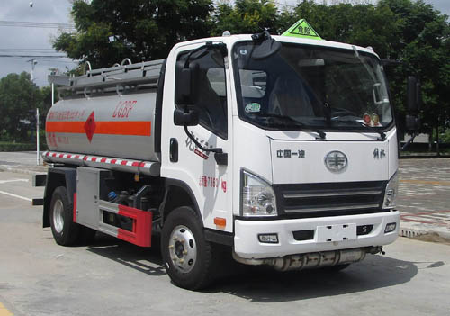 解放4.3方加油车