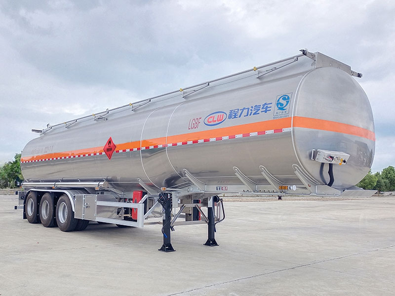 48.3方铝合金运油半挂车