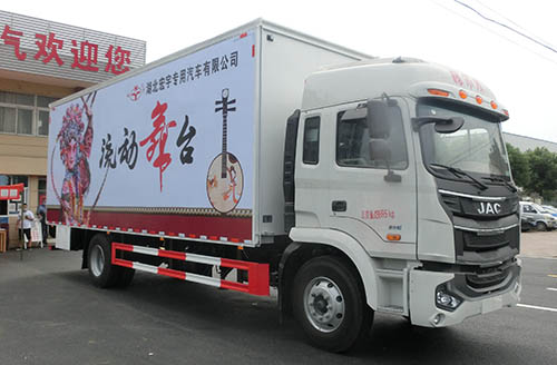 江淮2轴舞台车