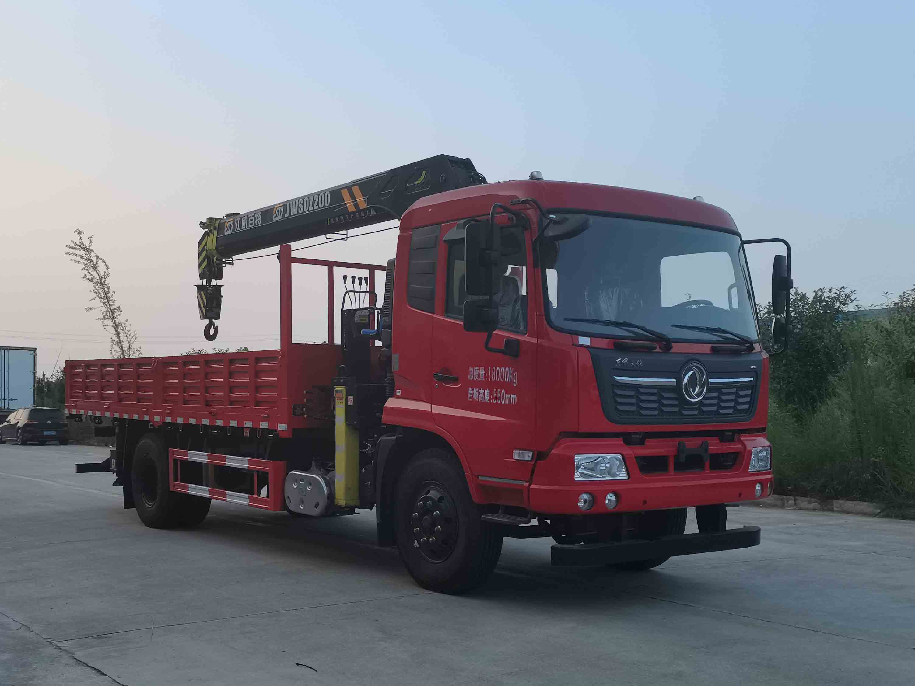 东风2轴随车起重运输车