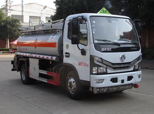 东风4.38方加油车