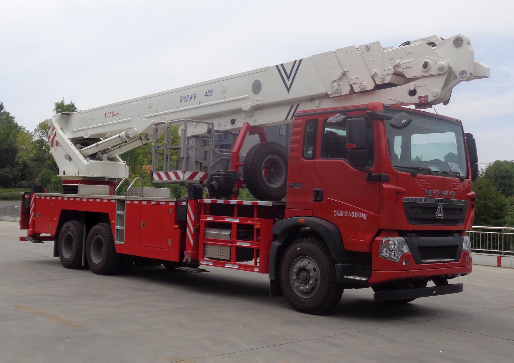 重汽3轴高空作业车