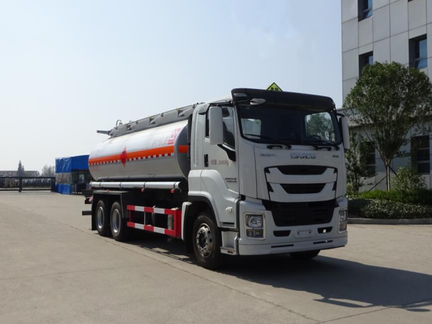 庆铃18方易燃液体罐式运输车