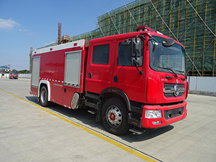 东风6.1方水罐消防车