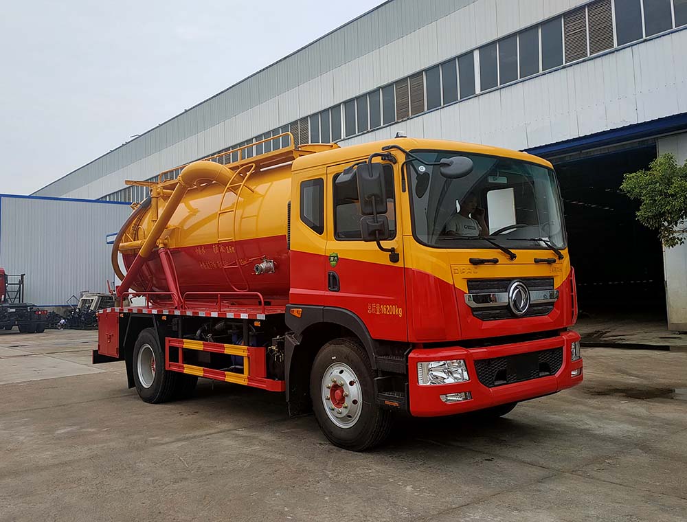 东风8.15方清洗吸污车