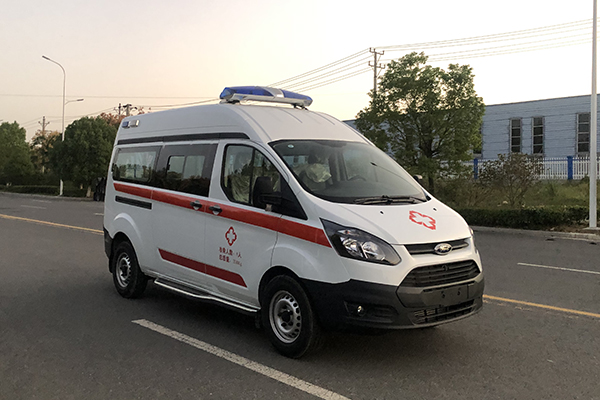 江铃2轴救护车