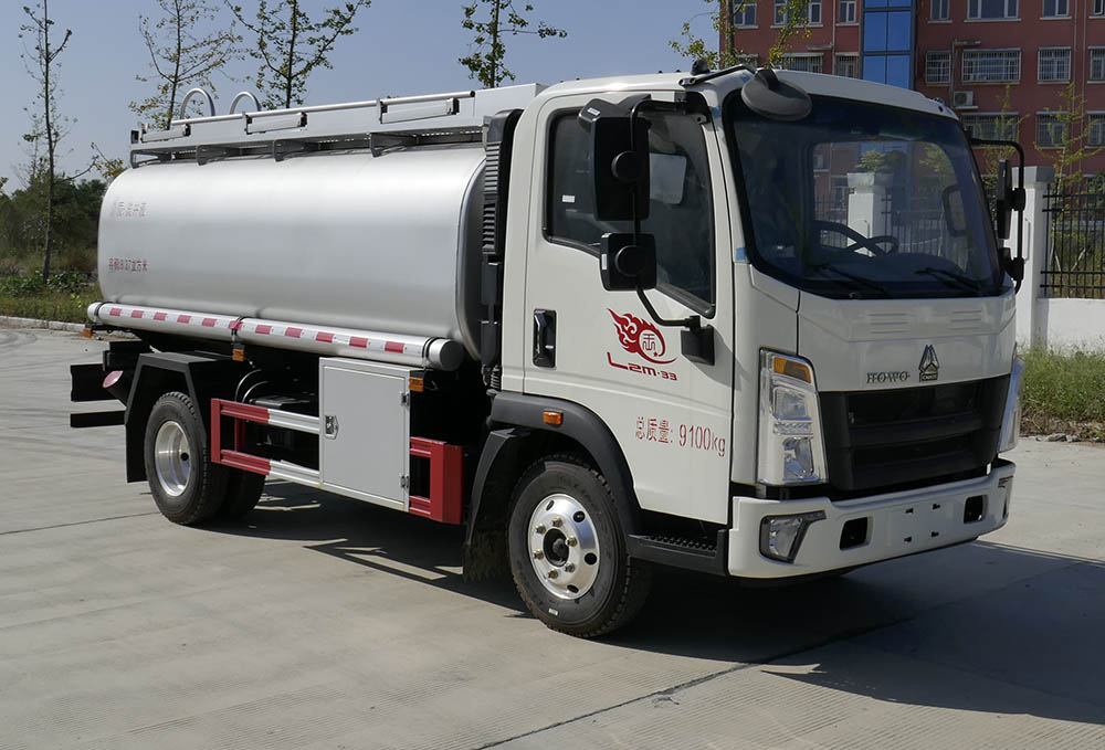 重汽8.37方供液车