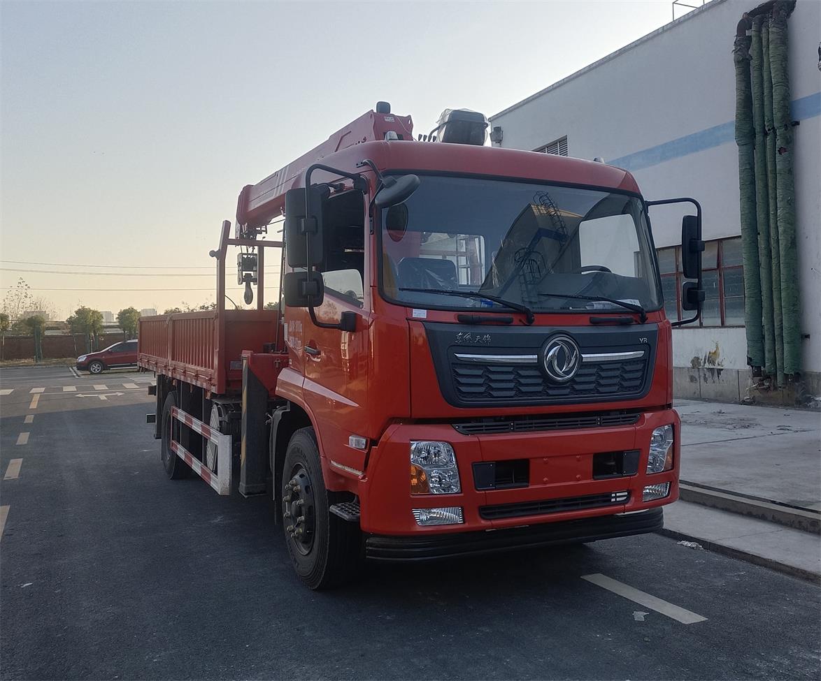 东风2轴随车起重运输车