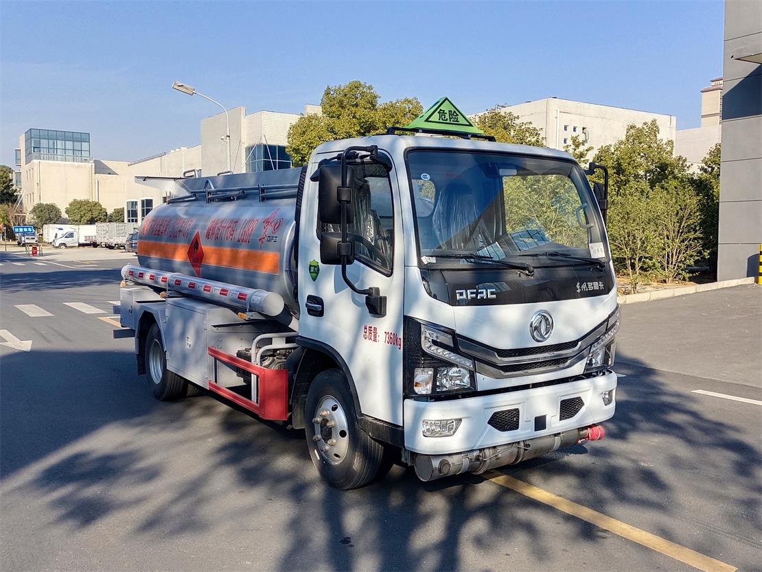 东风5.22方加油车