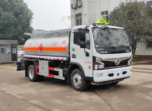 东风6.32方加油车