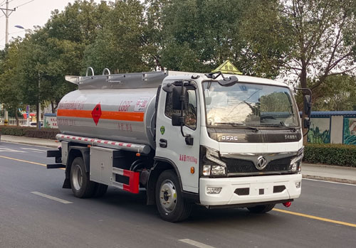 东风8.65方加油车