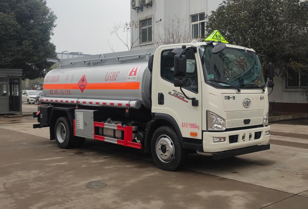解放8.37方加油车