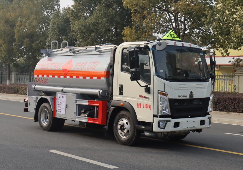 重汽6.2方加油车